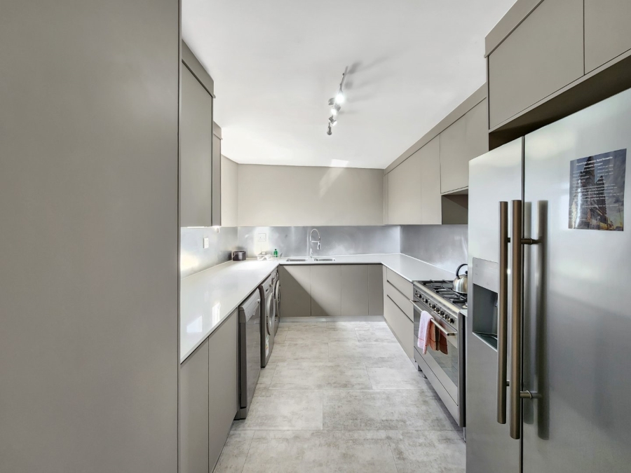 4 Bedroom Property for Sale in Waves Edge Western Cape